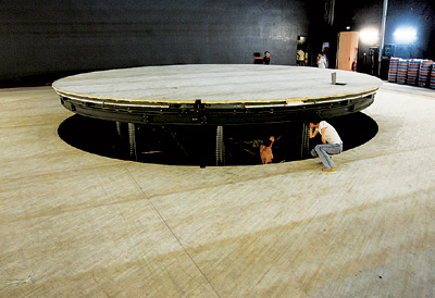 升降旋轉(zhuǎn)舞臺(tái) 升降旋轉(zhuǎn)舞臺(tái)