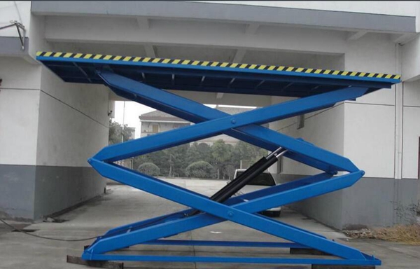 升降平臺 升降平臺的護(hù)欄與油漆的使用